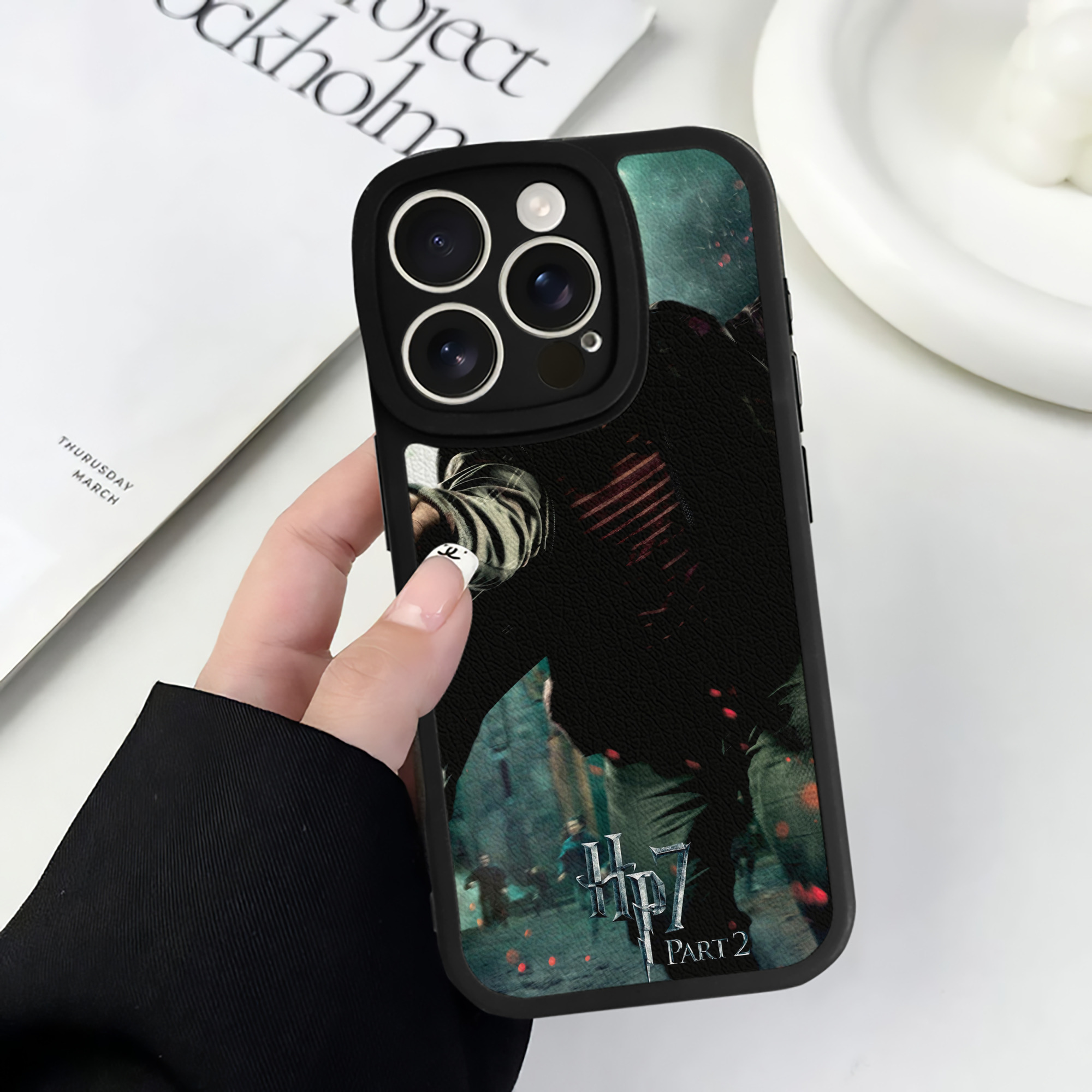 （画像用） Harry Potter ハリー・ポッターシリーズ 【iPhone 16シリーズ対応】シリコンスマホケース（レザー調） 材質：シリコン